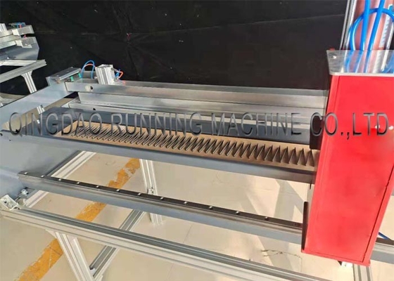 Fácil semi automático de la cortadora del finger de la banda transportadora V del PVC actuado